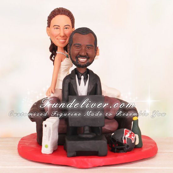 Bride Sitting on Couch While Groom Playing Video Game Cake Toppers - Click Image to Close
