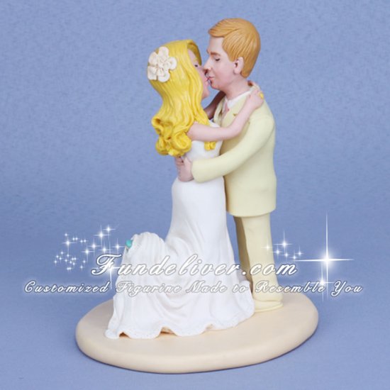 Kissing Bride and Groom Wedding Cake Toppers - Click Image to Close