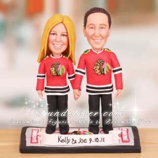 Couple in Red Blackhawks Jersey Cake Toppers